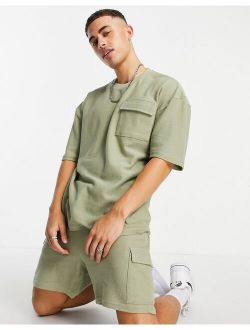 T-shirt with pocket in khaki