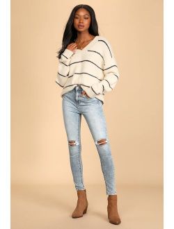 DAZE DENIM Moneymaker Light Wash Denim Distressed High Rise Skinny Jeans