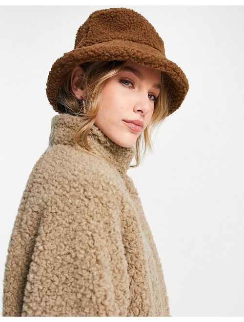 Vero Moda teddy bucket hat brown