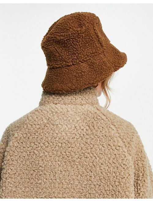 Vero Moda teddy bucket hat brown