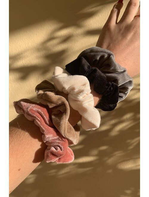 Urban outfitters Velvet Scrunchie Set