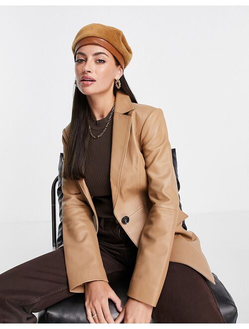 Asos Design fluffy beret in camel in pu band