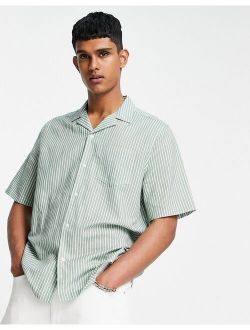 relaxed revere shirt in sage green poplin stripe