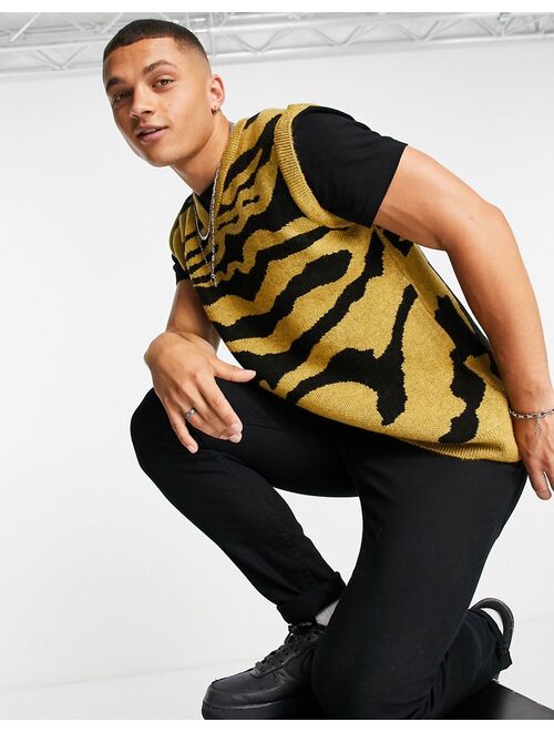 New Look knitted animal print vest in mustard