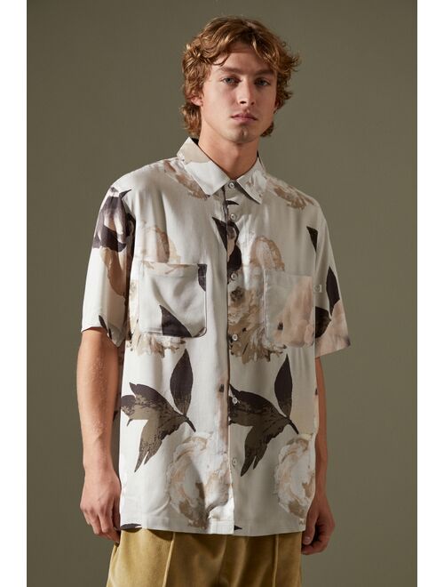 Urban outfitters Standard Cloth Photo Real Floral Shirt