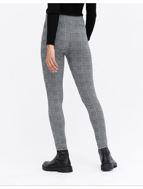 New Look leggings in black check