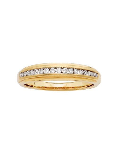 The Regal Collection Men's 14k Gold IGL Certified 1/4 Carat T.W. Diamond Wedding Band