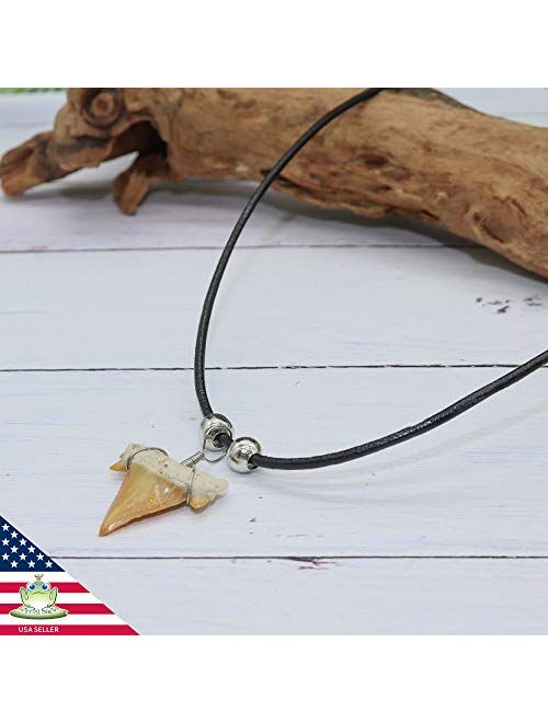 FROG SAC Natural Shark Tooth Necklace for Boys, Genuine Fossil Shark Teeth Jewelry Surfer Necklace, Cool Beach Necklaces for Men, Teen Girls Leather Cord Shark Necklace, 