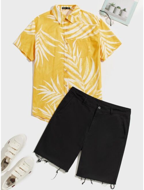 SHEIN Men Tropical Print Blouse & Raw Hem Shorts Set