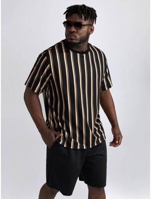 Shein Extended Sizes Men Striped Tee & Slant Pocket Shorts