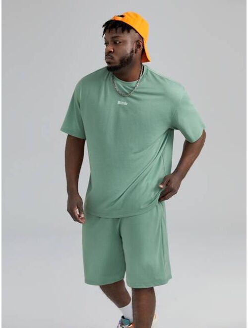 Shein Extended Sizes Men Letter Graphic Tee & Shorts Set