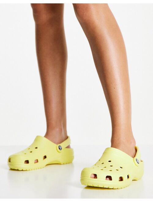 Crocs classic shoes in banana