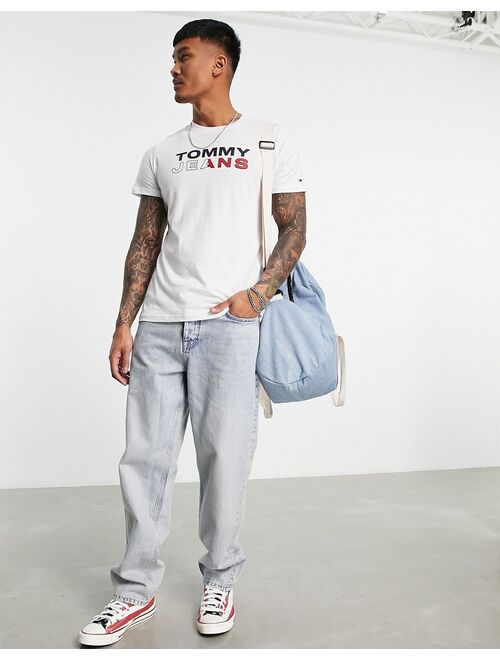 Tommy Hilfiger Tommy Jeans essential logo t-shirt in white