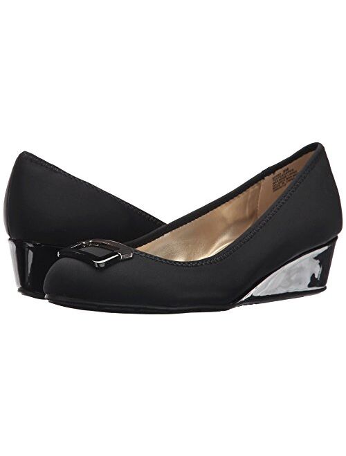 Bandolino Women's Tad Pump