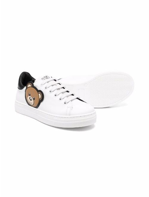 Moschino Kids teddy-patch low-top sneakers