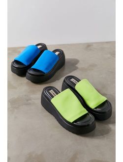 UO Exclusive Scrunchy Platform Sandal