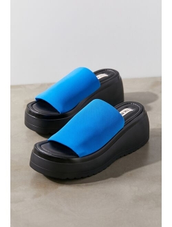 UO Exclusive Scrunchy Platform Sandal