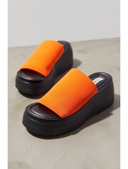 UO Exclusive Scrunchy Platform Sandal