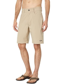 Baseline 2.0 21" Hybrid Shorts