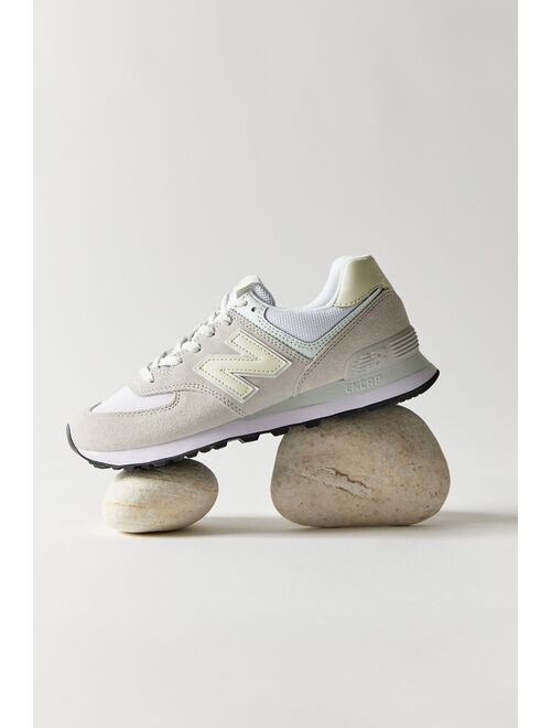 New Balance 574 Women’s Sneaker