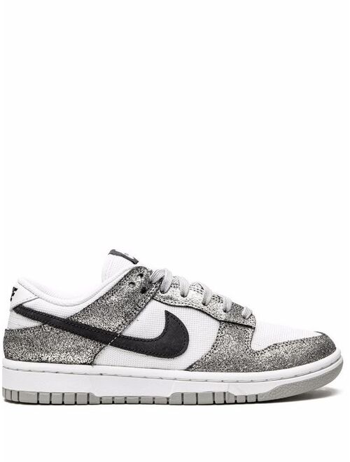 Nike Dunk Low sneakers