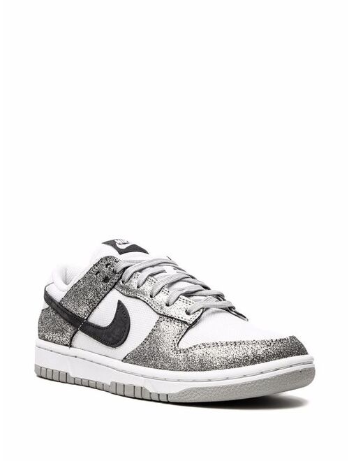 Nike Dunk Low sneakers