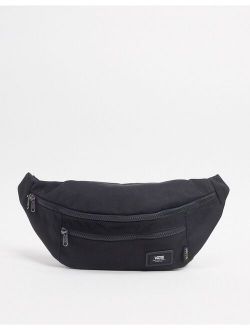 Ward cross body bag in black