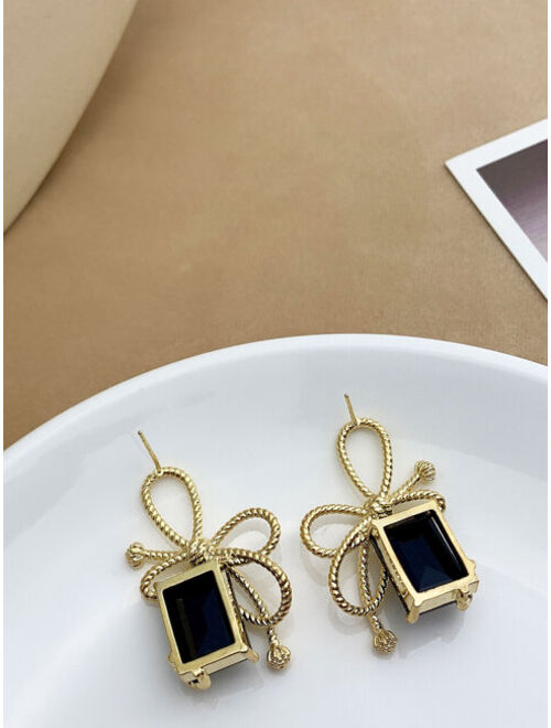 Shein Gold Plated Geometric Decor Bow Design Earrings