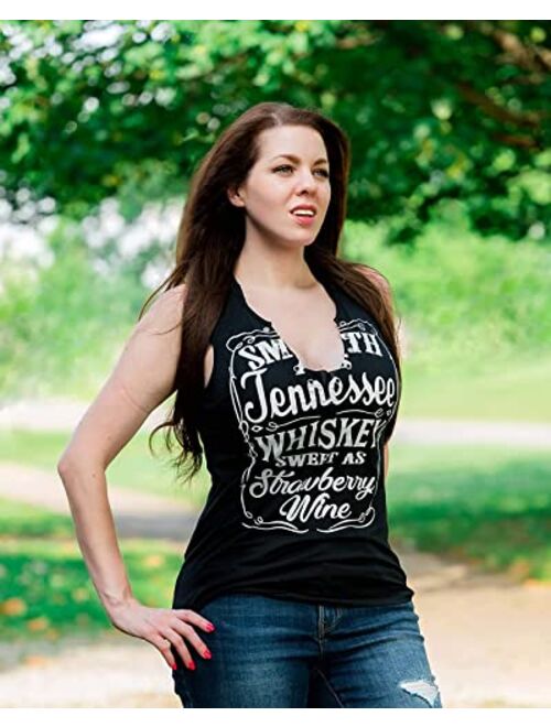 Sunflylig Smooth As Tennessee Whiskey Sweet As Strawberry Wine Shirt Ring Hole Sleeveless V-Neck Tank Top Womens Country Music Tee