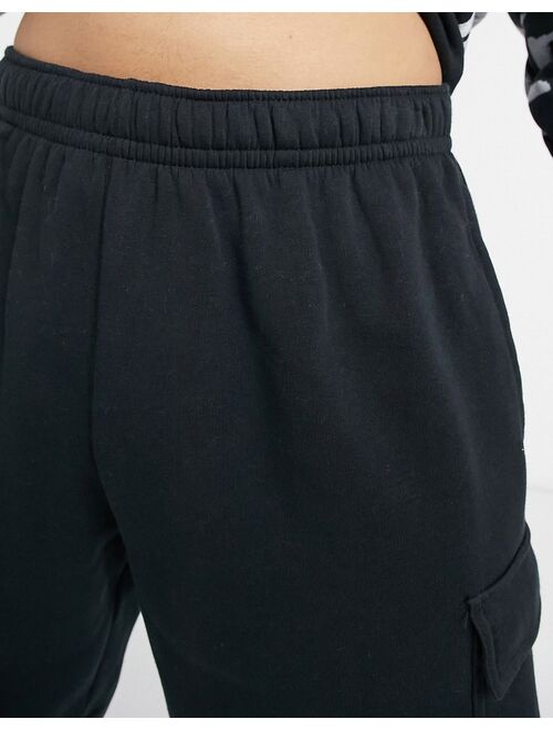 Nike Club cargo shorts in black