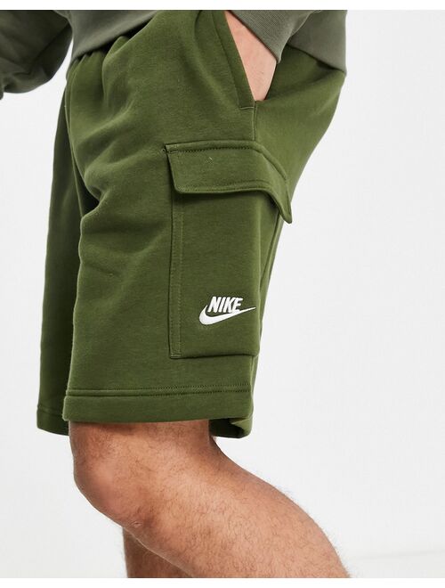 Nike Club Fleece cargo shorts in green