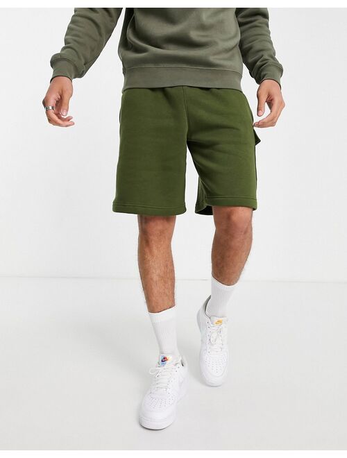 Nike Club Fleece cargo shorts in green