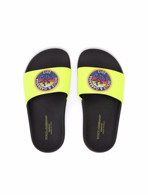 Dolce & Gabbana Kids logo stamp slippers