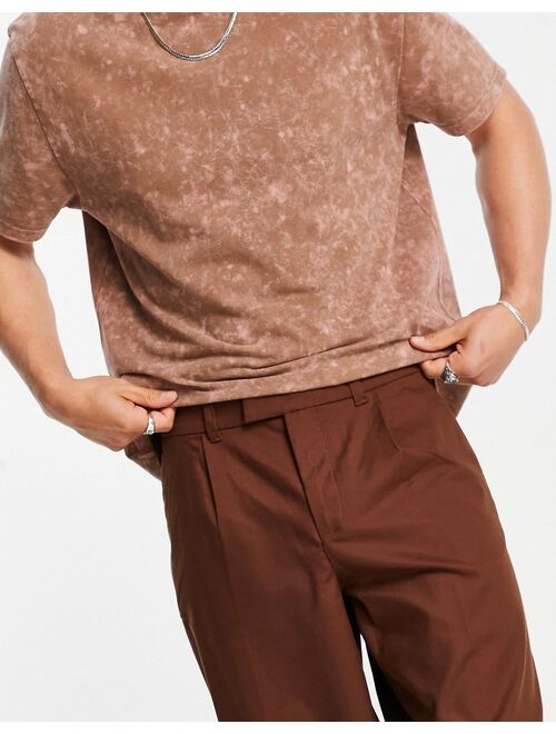 New Look oversized fit pleated smart pants in brown