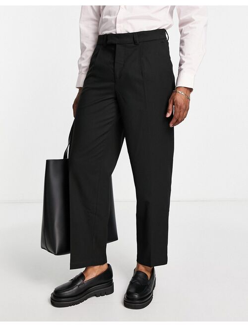 New Look relaxed fit smart pants in black