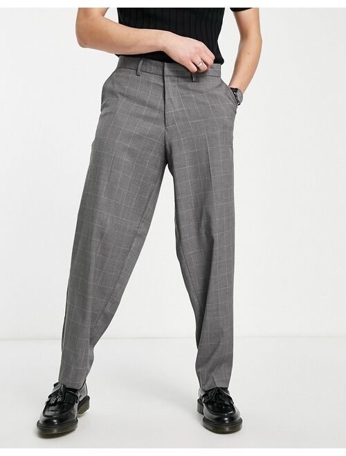 New Look loose fit pleated smart pants in gray windowpane check