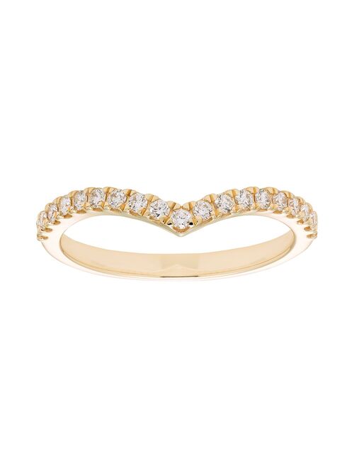 The Regal Collection 14k Gold 1/4 Carat T.W. IGL Certified Diamond Chevron Ring