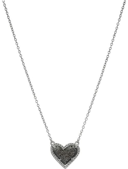 Ari Heart Short Pendant Necklace