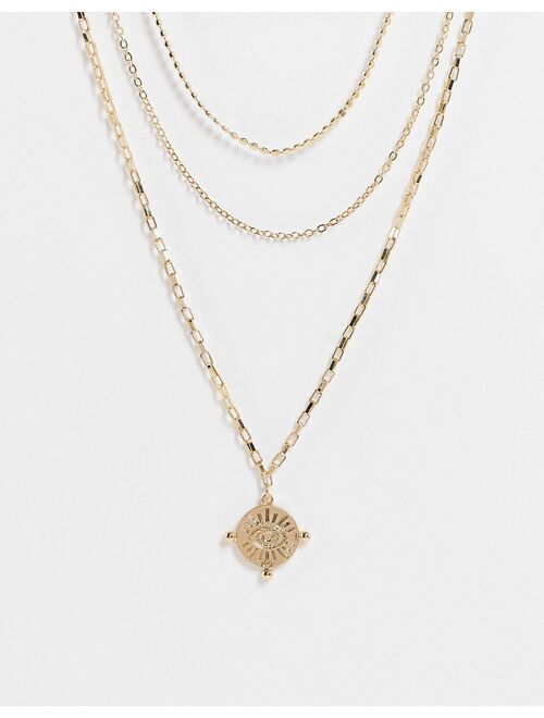 Pieces pendant layered necklace in gold