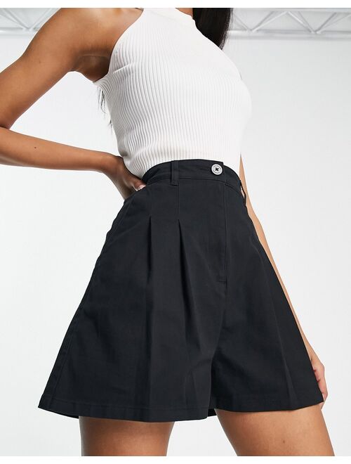 ASOS Tall ASOS DESIGN Tall chino short in black