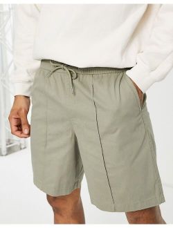 relaxed fit pull on shorts with pintuck in dark khaki