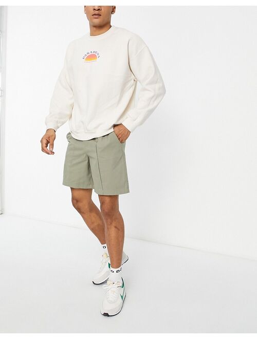 New Look relaxed fit pull on shorts with pintuck in dark khaki