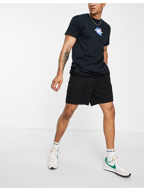 New Look relaxed fit pull on shorts with pintuck in black