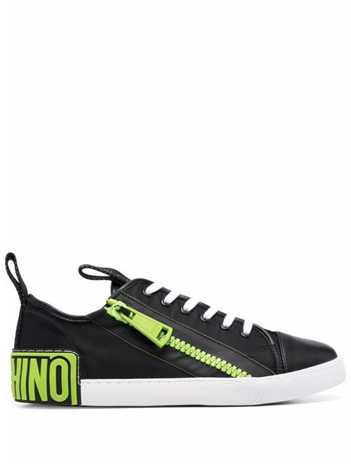 Moschino logo-detail low-top sneakers