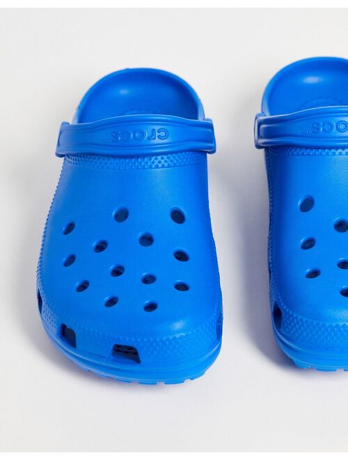 Crocs classic clogs in Cobalt Blue