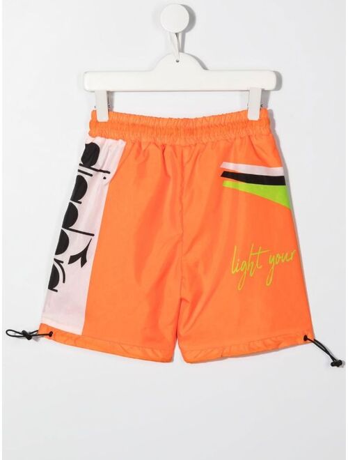 Diadora Junior colour-block logo-print swim shorts