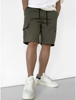 Men Flap Pocket Drawstring Waist Shorts