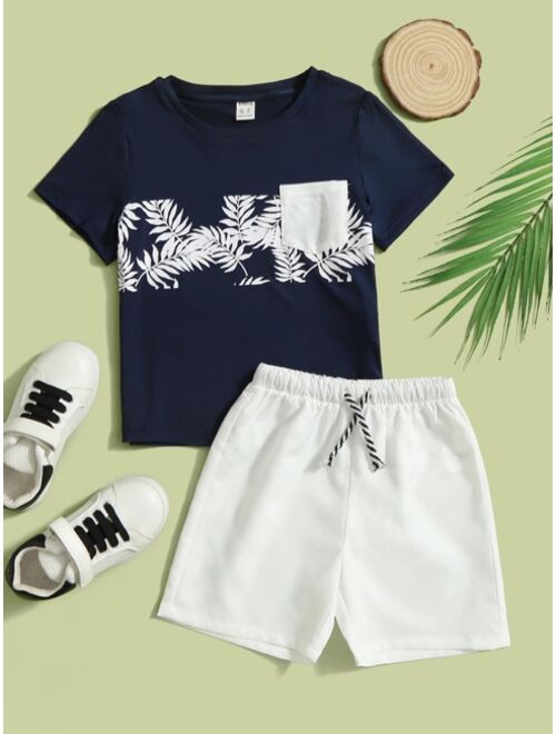 SHEIN Toddler Boys Tropical Print Pocket Patched Tee Shorts