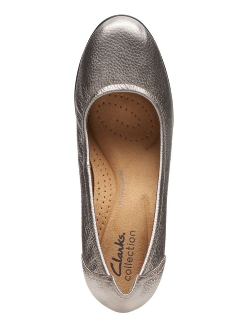 CLARKS Women's Neiley Pearl Slip-On Pumps