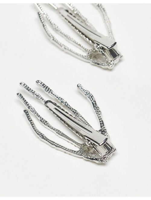 Pieces Exclusive Halloween 2-pack skeleton hand hair clips in silver